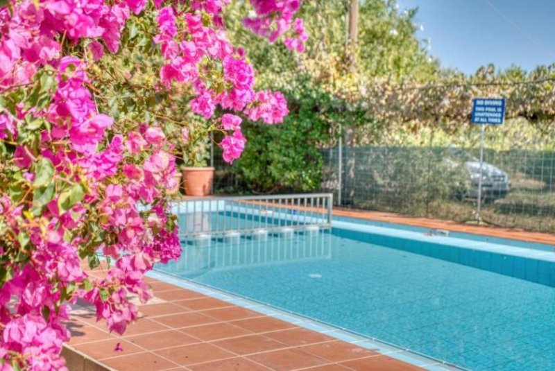 Kalyves Kreta, Kalyves: Helle Villa zu verkaufen, nur wenige Schritte vom Meer entfernt Haus kaufen